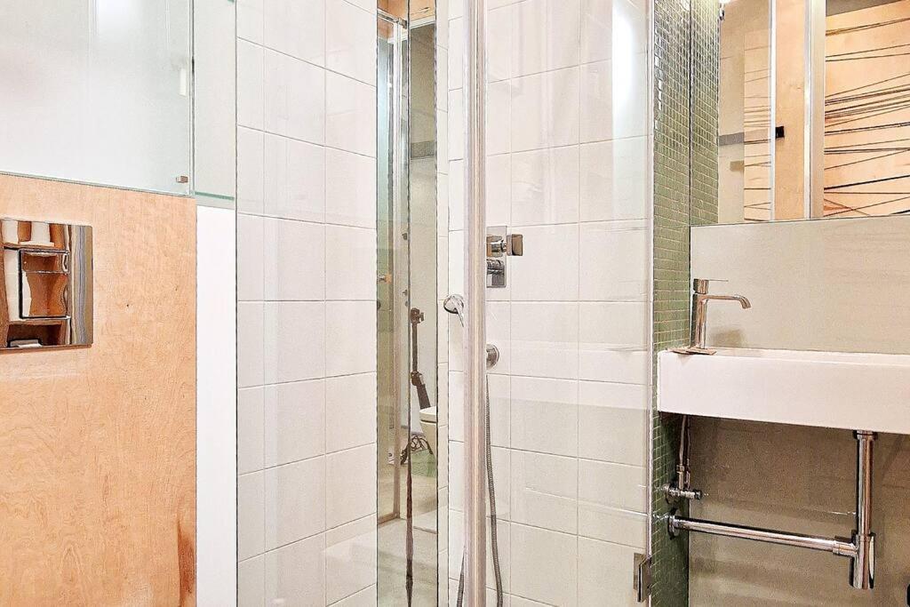 Apartament Free Parking - Creative Flat With Fast Wifi And Tv
